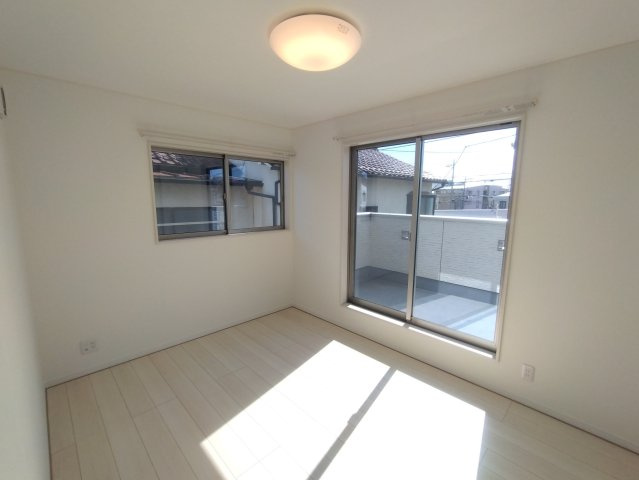 東大和市中央四丁目戸建の洋室