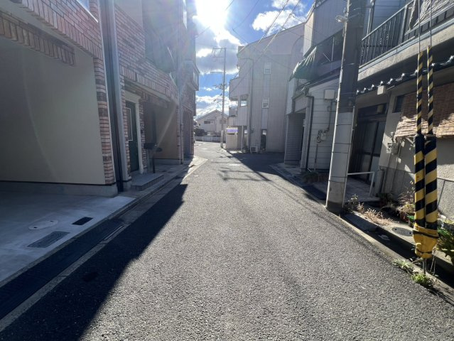蔀屋本町　中古戸建の前面道路含む現地写真|前面道路含む現地写真です