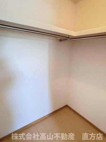 サン・クローバー小竹弐番館の収納