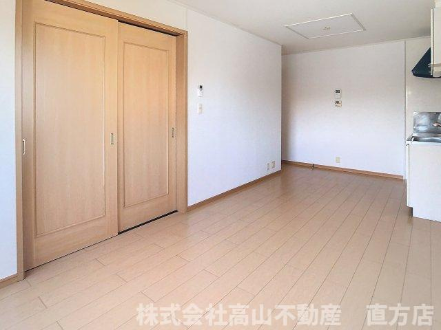 サン・クローバー小竹弐番館の居間・リビング