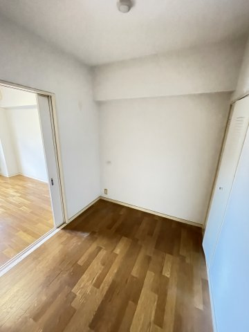 神戸市中央区熊内町４丁目の賃貸マンションの居間・リビング