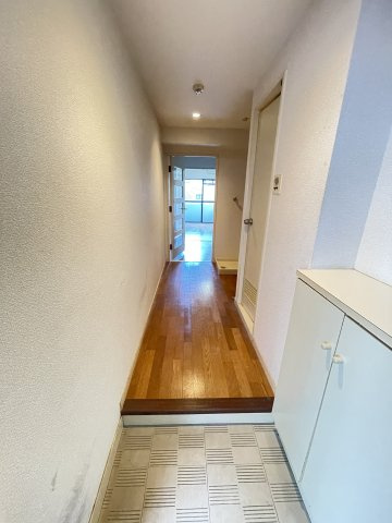 神戸市中央区熊内町４丁目の賃貸マンションの玄関