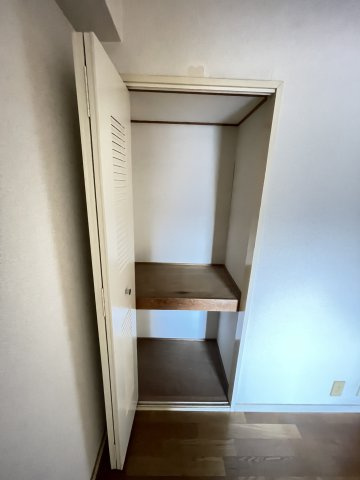 神戸市中央区熊内町４丁目の賃貸マンションの収納