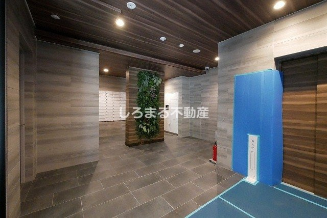 アプリーレ西本町のロビー