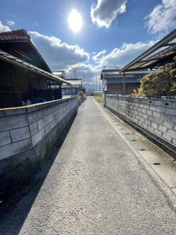 宇高町3丁目の前面道路含む現地写真