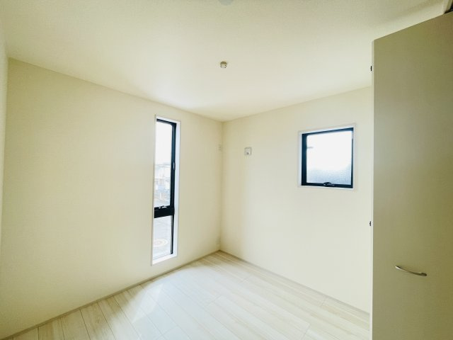 【洋室】 | 深谷市岡里第2  LiveleGarden.s　新築戸建　全1棟　1号棟