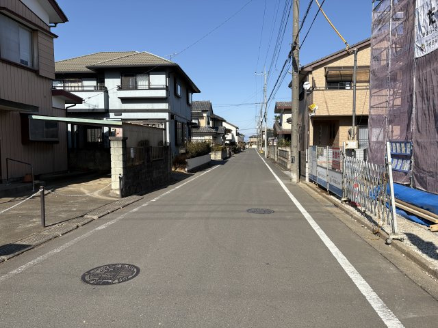 【前面道路含む現地写真】 | 深谷市岡里第2  LiveleGarden.s　新築戸建　全1棟　1号棟