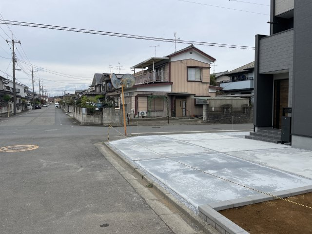 【前面道路含む現地写真】 | 深谷市岡里第2  LiveleGarden.s　新築戸建　全1棟　1号棟