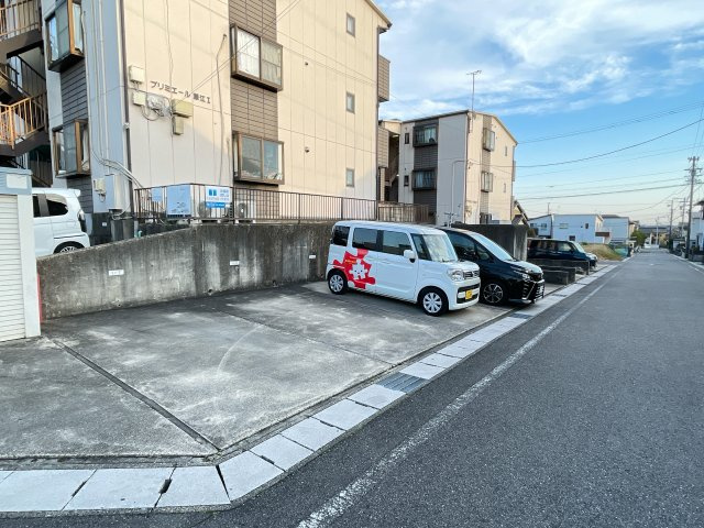 プリミエール藤江Ⅰの駐車場