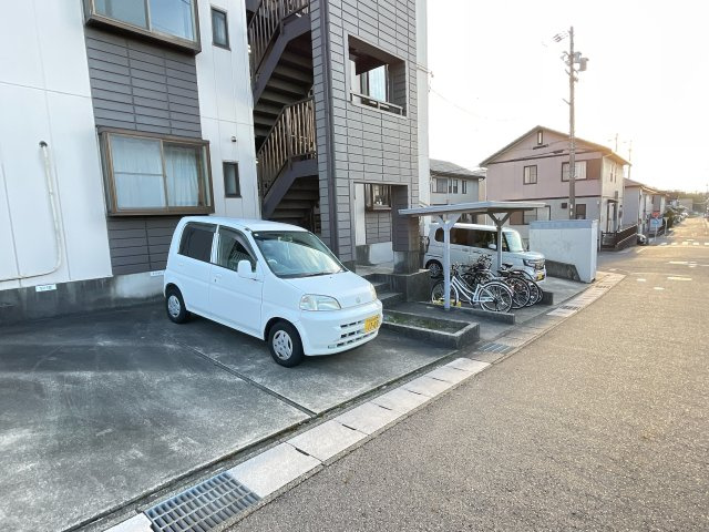 プリミエール藤江Ⅰの駐車場