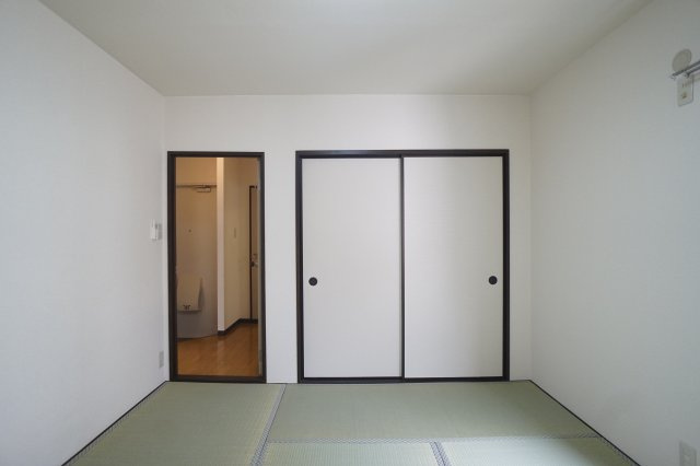 司ハイツの和室