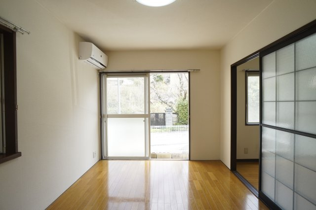 司ハイツの居間・リビング