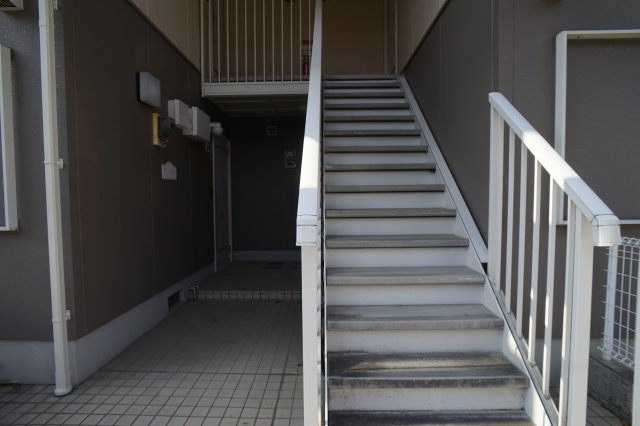 司ハイツのエントランス