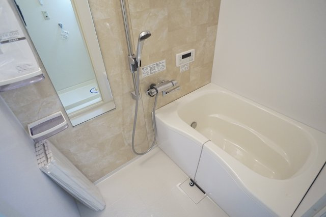 司ハイツの浴室