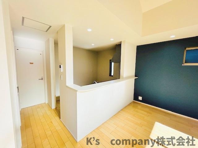 ●茅ヶ崎市室田1丁目　中古戸建のダイニング|リビングにいるご家族を感じながらお料理ができるカウンターキッチン☆
