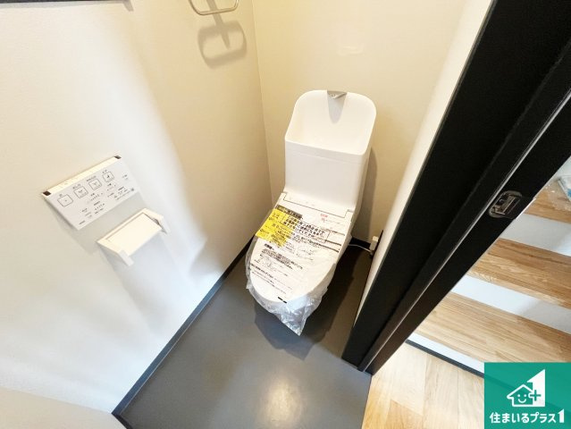 姫路市北新在家　新築一戸建てのトイレ|1・2階の2ヶ所にあるので、朝の忙しい時間の順番待ちもなく、深夜の利用にも大変便利です。