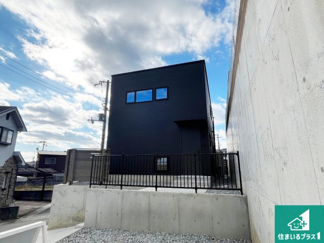 姫路市北新在家　新築一戸建ての外観|安心の10年保証！外観を美しく保ち、雨水で汚れを落とします！気になることがありましたら、お気軽にお問い合わせください！