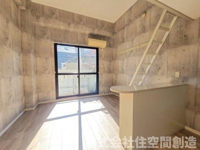 【居間・リビング】 | クレール蛍池 | ※同タイプの写真となり、実際のお部屋とは異なる場合があります