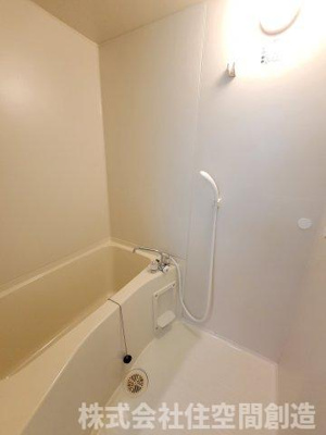 【浴室】 | クレール蛍池 | ※同タイプの写真となり、実際のお部屋とは異なる場合があります