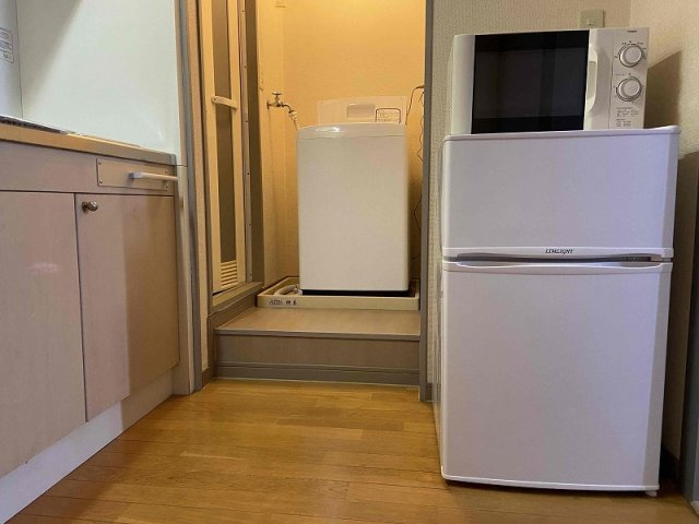 レオパレス丸山のその他|※同タイプ部屋の写真となります（冷蔵庫・レンジ・洗濯機）