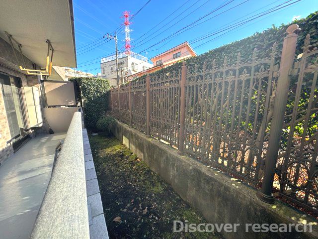 ライオンズガーデン相模原の庭|専用庭（8.61㎡）
コンパクトな専用庭でちょっとしたガーデニングなどが楽しめるかもしれません！
様々な使い方がありそうですね！