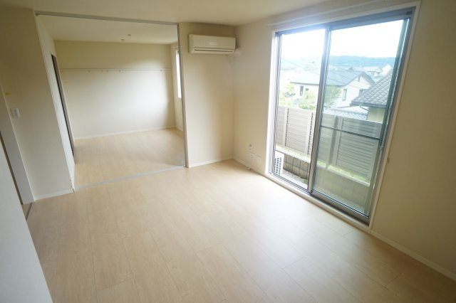 緑ヶ丘グリーンハイツの洋室