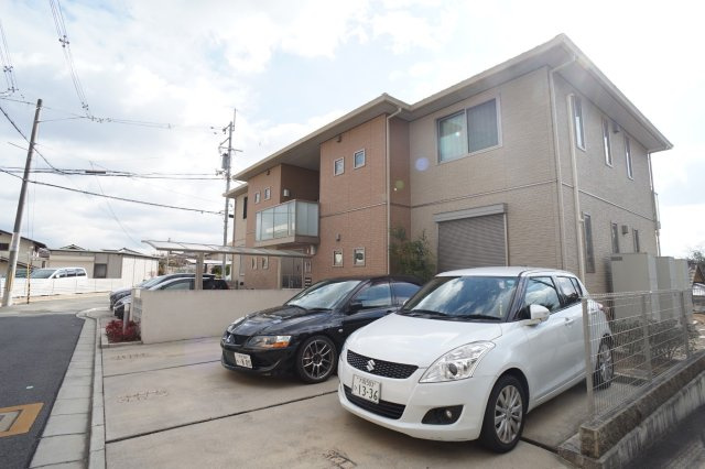 緑ヶ丘グリーンハイツの駐車場