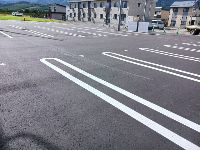 ルーエの駐車場|車をお持ちの方に嬉しい駐車場付きの物件です