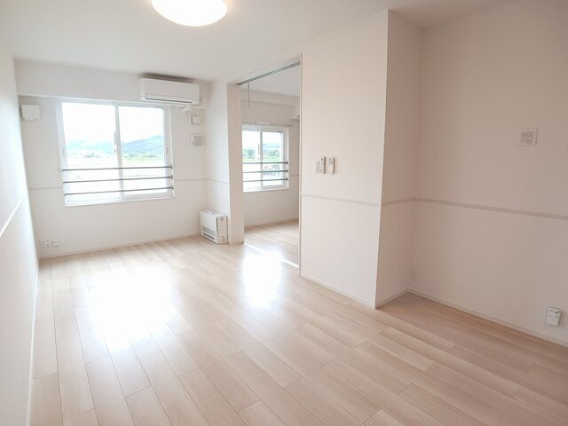 ルーエの居間・リビング|ゆったりとした居間です