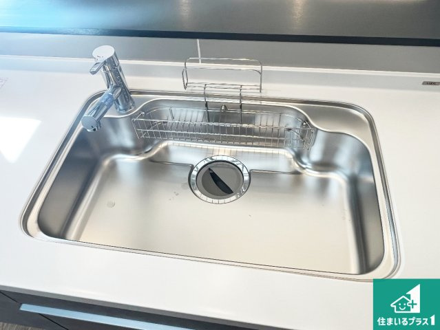 揖保郡太子町鵤　新築一戸建ての設備|広々としたシンクで食器洗いも楽々！