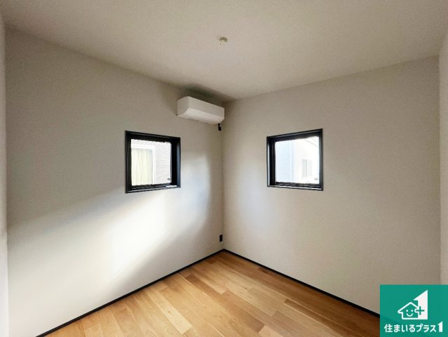 揖保郡太子町鵤　新築一戸建ての洋室|収納スペースが充実しているので子供の成長に合わせてたくさん収納ができます！家族構成に合わせた様々な活用ができる収納！