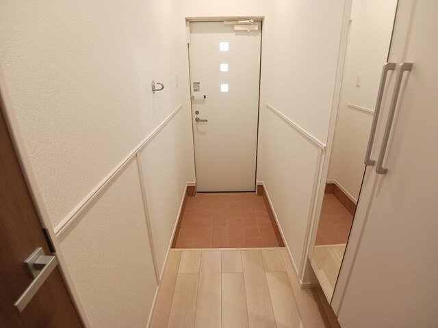 クレメントテンダーⅡの玄関|きれいな玄関です