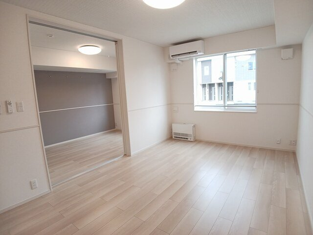 クレメントテンダーⅡの居間・リビング|こちらの居間で趣味の時間をお楽しみください