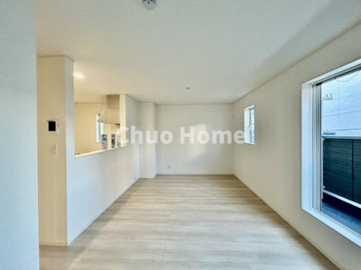 【居間・リビング】 | 葛飾区東堀切2丁目新築分譲住宅 | 【リビングダイニング】一日の中で多くの時間を過すことになるリビングダイニングだからこそ、いつも穏やかな空間であることが必然。爽やかな通風と採光を存分に感じる事が出来る空間です。