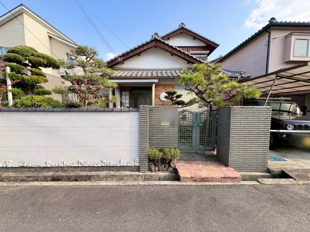 栗東市小柿6丁目　中古戸建ての外観