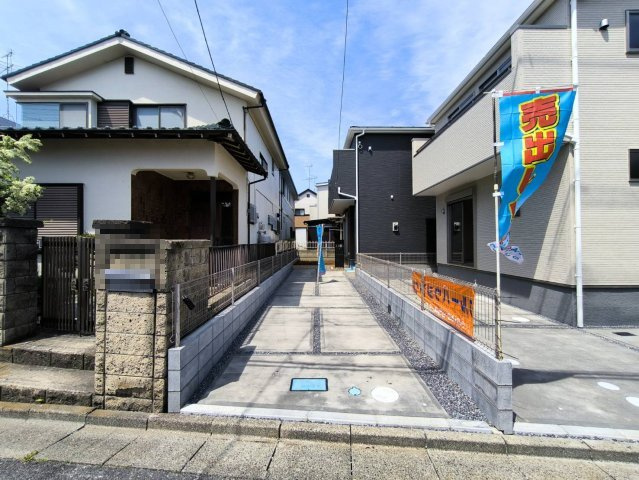 三郷市　早稲田5丁目　新築戸建　全2棟の前面道路含む現地写真|前面道路含む現地写真です