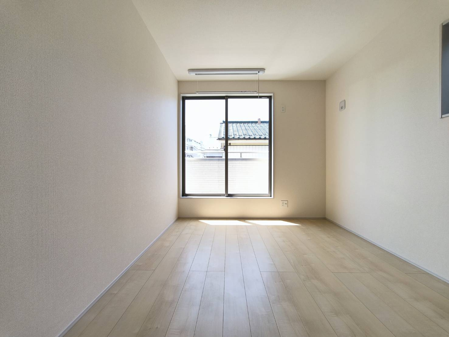 三郷市　早稲田5丁目　新築戸建　全2棟の洋室|明るく落ち着いた居室は、毎日の暮らしに心地よさをプラスしてくれます♪