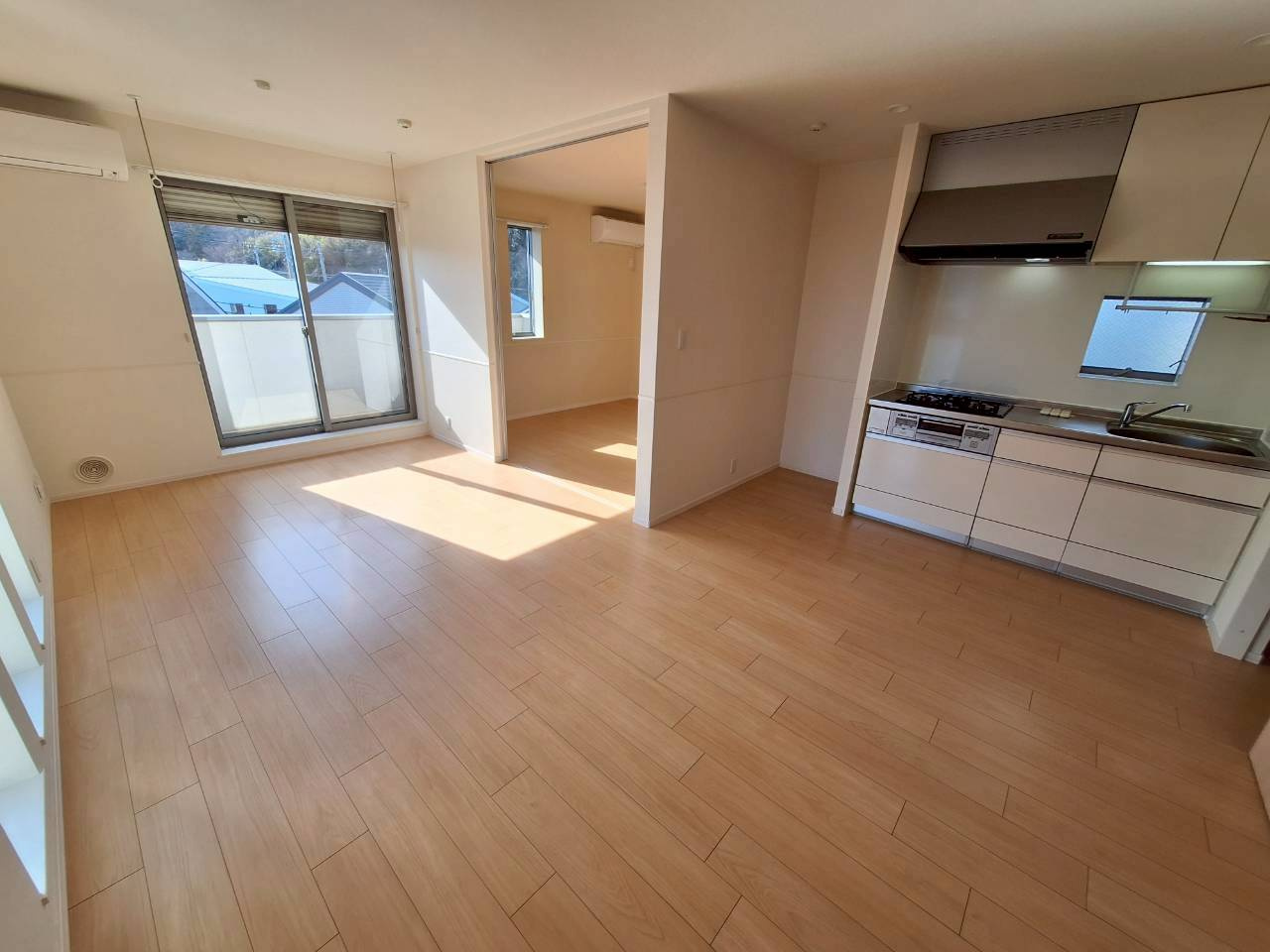 メゾンテラス逗子のエントランス|オシャレな外観　