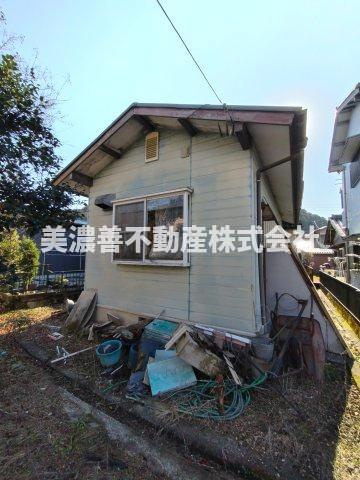６５５９０　山県市東深瀬中古戸建ての外観