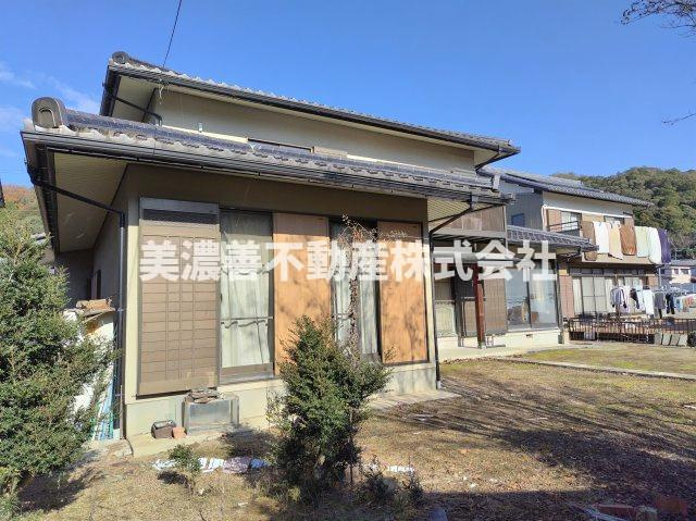 ６５５９０　山県市東深瀬中古戸建ての外観