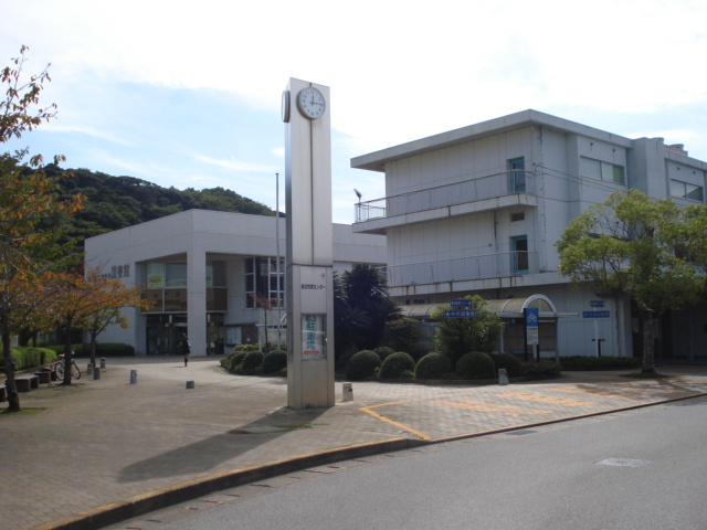 市立中央図書館まで200ｍ