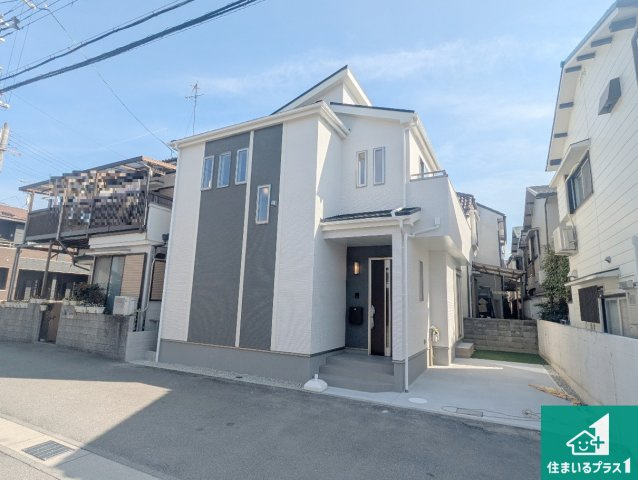 伊丹市東野　新築一戸建てのトイレ|シンプルなトイレは落ち着く空間！お手入れも簡単です！