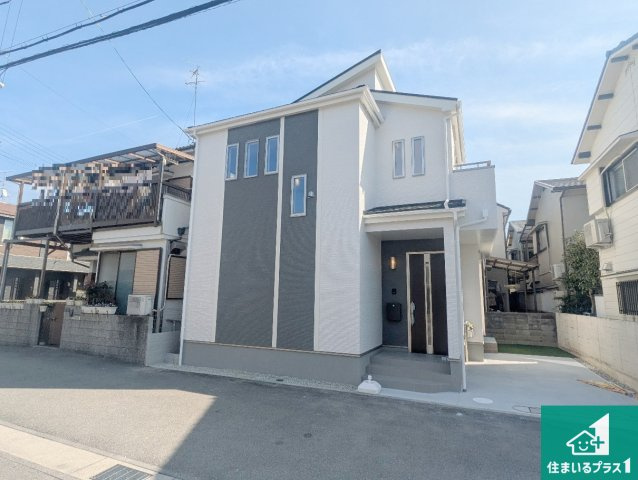 伊丹市東野　新築一戸建ての外観|周辺は落ち着いた街並みの住宅地！子育てがしやすい住環境です！まだ未完成ですが、現地でしかわからない事もございます。是非一度ご覧ください。