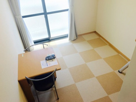 こちらの居間で趣味の時間をお楽しみください