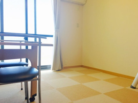 ゆったり過ごせる居間です