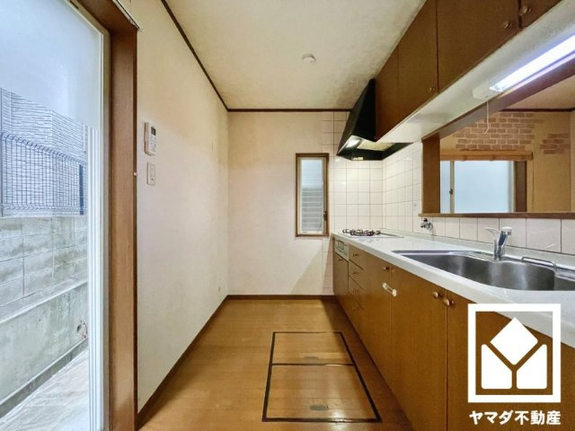 宇治市広野町寺山のキッチン|お料理がはかどりそうなキッチン。