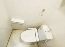 コンパクトで使いやすいトイレです