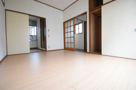 内装は落ち着いています