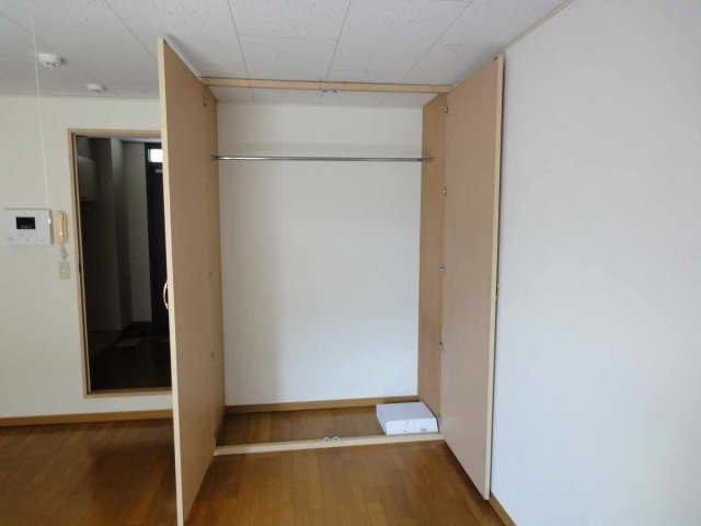 明るい色調の室内です