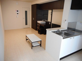 ゆったり過ごせる居間です